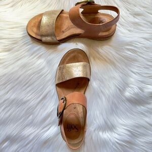 Sofft Bali Sandals in luggage and bronze